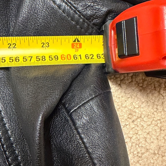 Men's Classic Black Leather Jacket - Picture 5 of 5